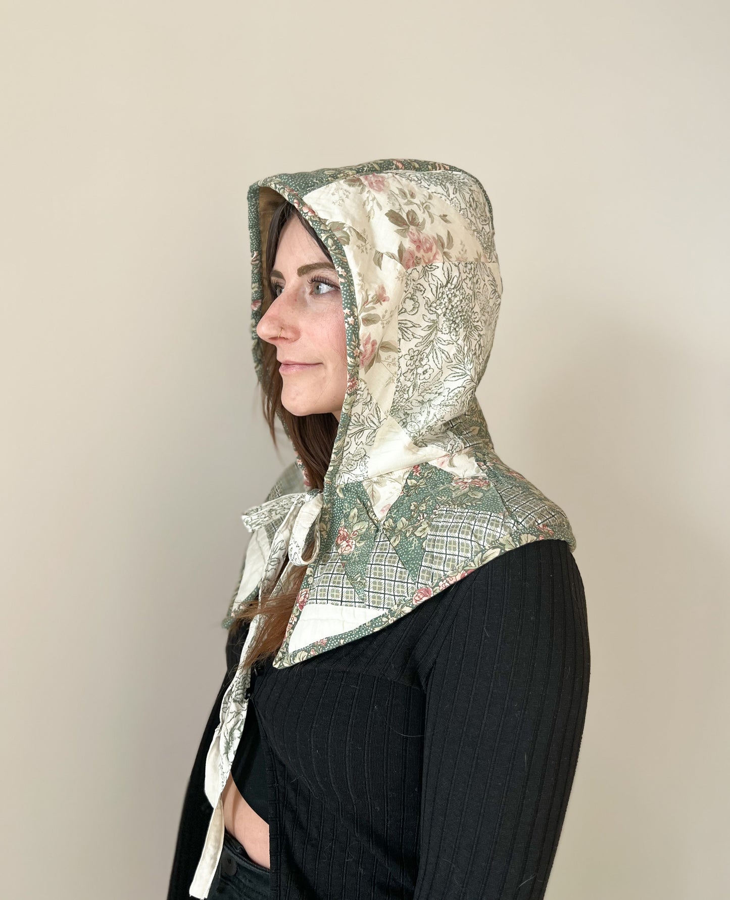 quilted floral hood with collar