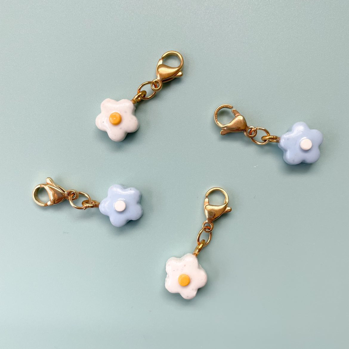 BBS flower zipper pull